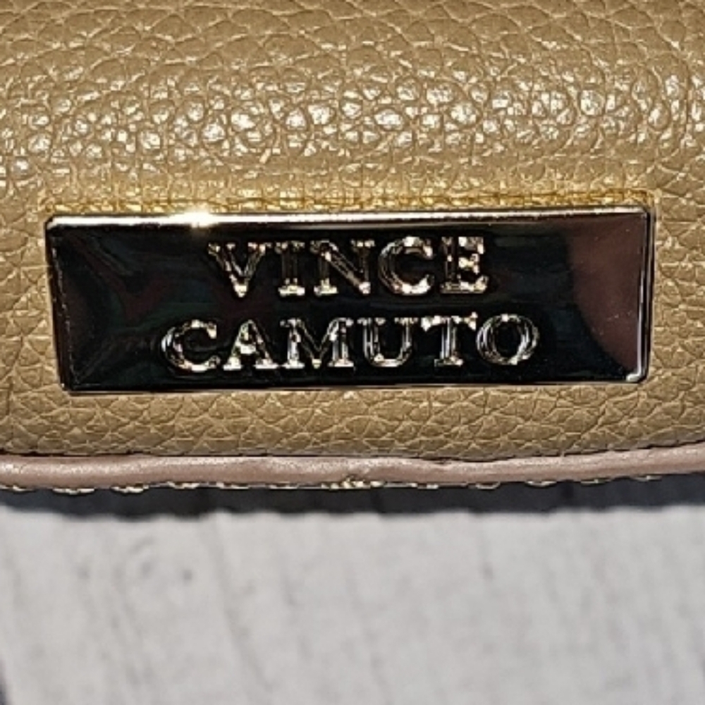 NWT Vince Camuto Pebble Leather Hosho Convertable Crossbody Bag In Harvest - Picture 9 of 10